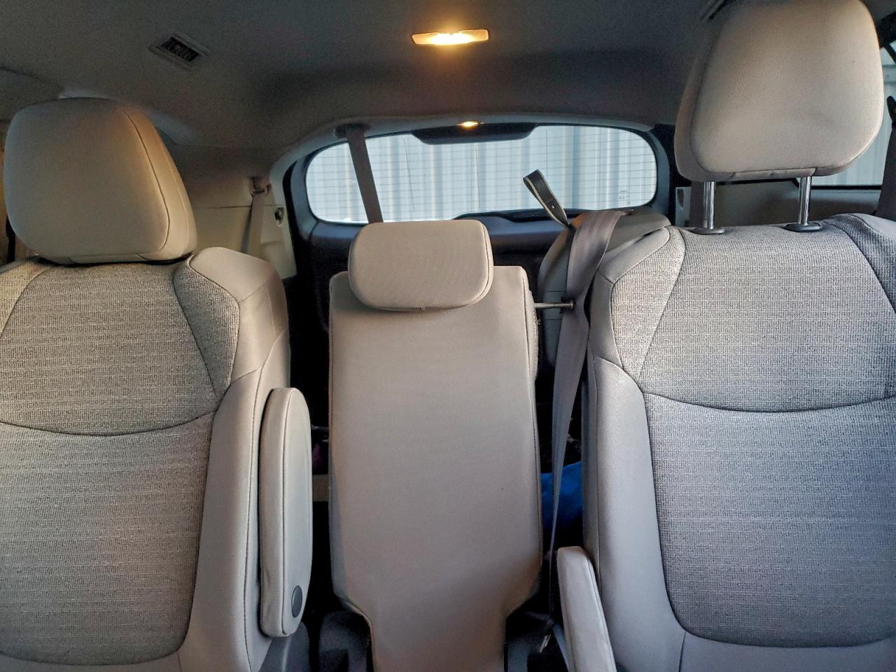 2021 TOYOTA SIENNA LE photo 10