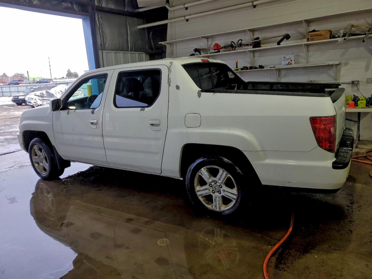 2011 HONDA RIDGELINE RTL photo 2