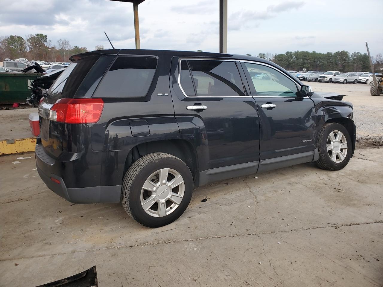 2013 GMC TERRAIN SLE photo 3