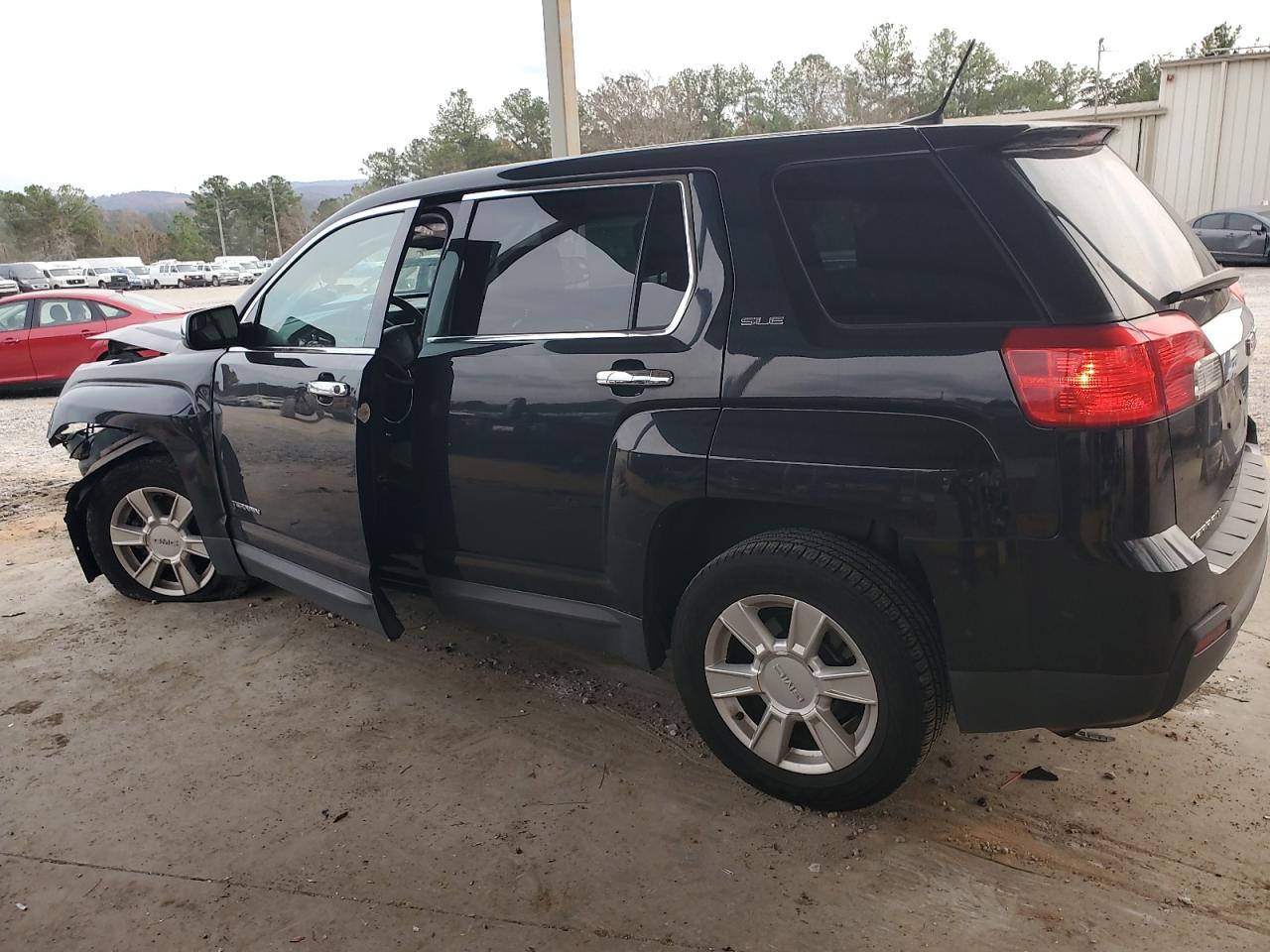 2013 GMC TERRAIN SLE photo 2