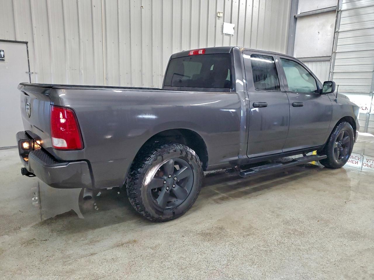 2016 RAM 1500 ST photo 3