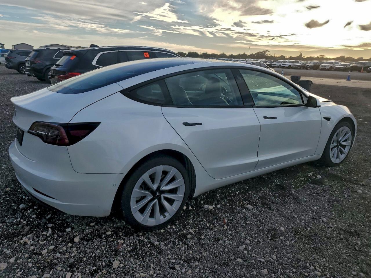 2022 TESLA MODEL 3 photo 5