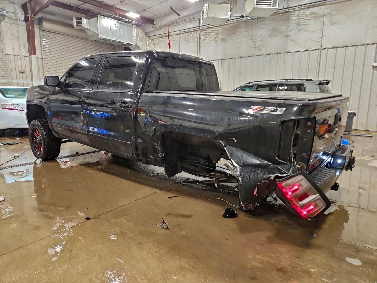 2016 CHEVROLET SILVERADO K1500 LT photo 2