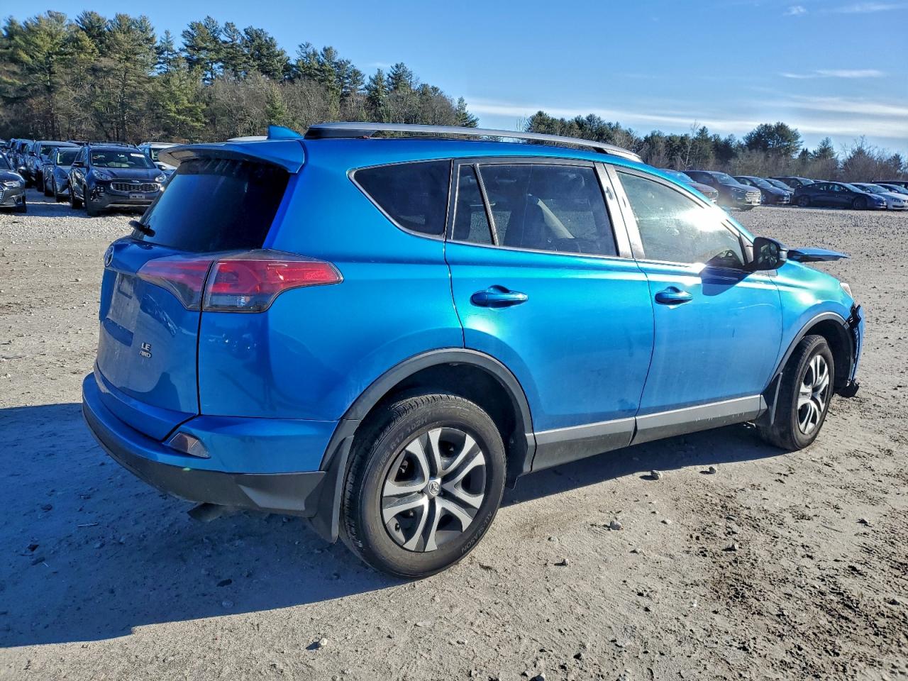 2017 TOYOTA RAV4 LE photo 3