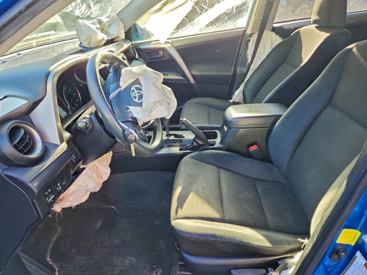 2017 TOYOTA RAV4 LE photo 7