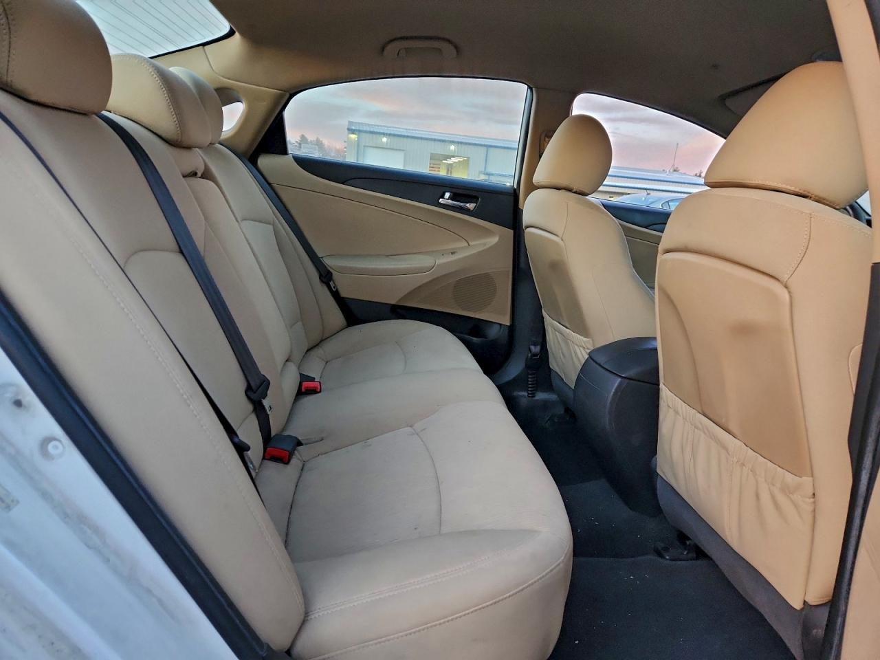 2011 HYUNDAI SONATA GLS photo 10