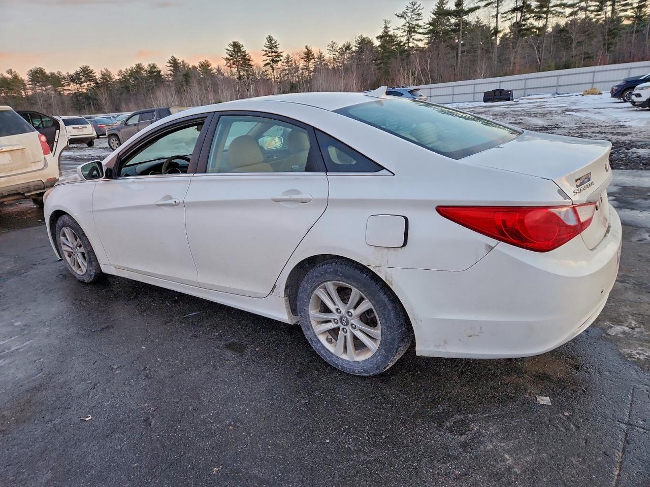 2011 HYUNDAI SONATA GLS photo 2