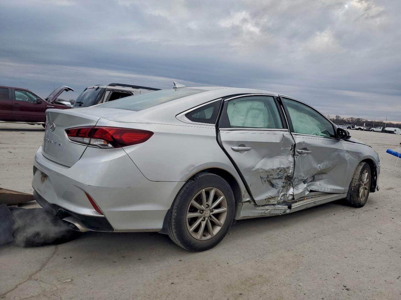 2018 HYUNDAI SONATA SE photo 3
