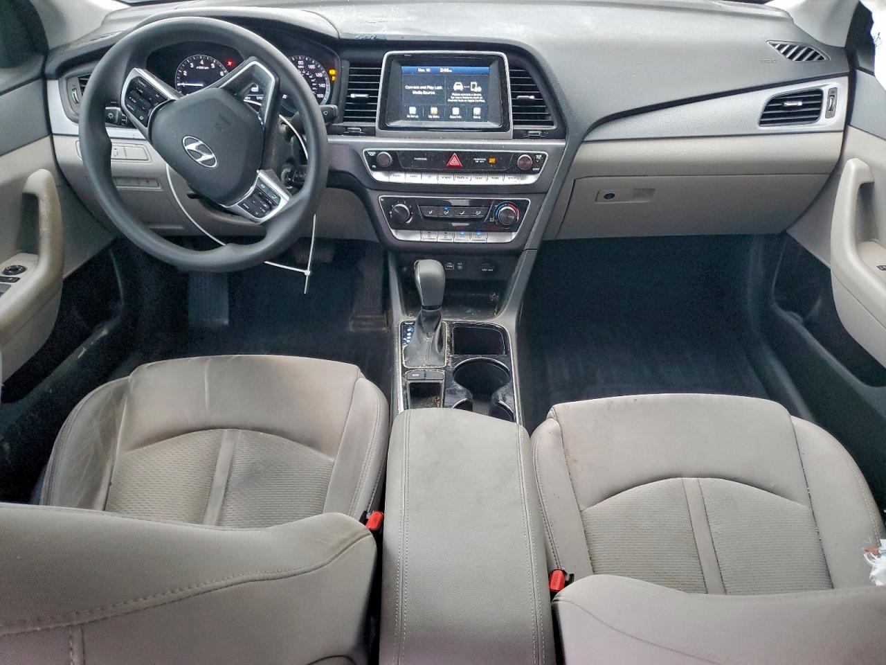 2018 HYUNDAI SONATA SE photo 8