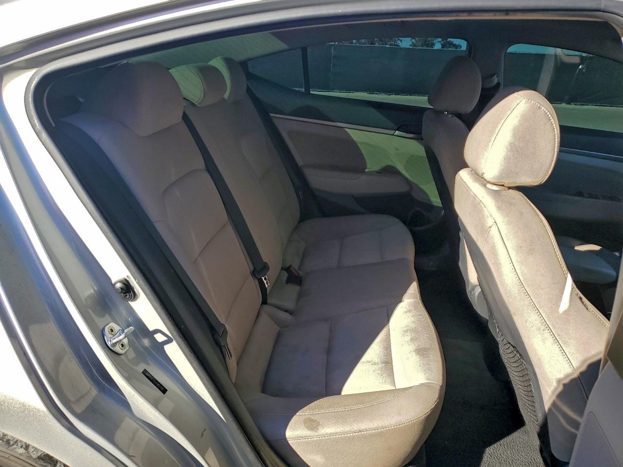 2018 HYUNDAI ELANTRA SEL photo 10