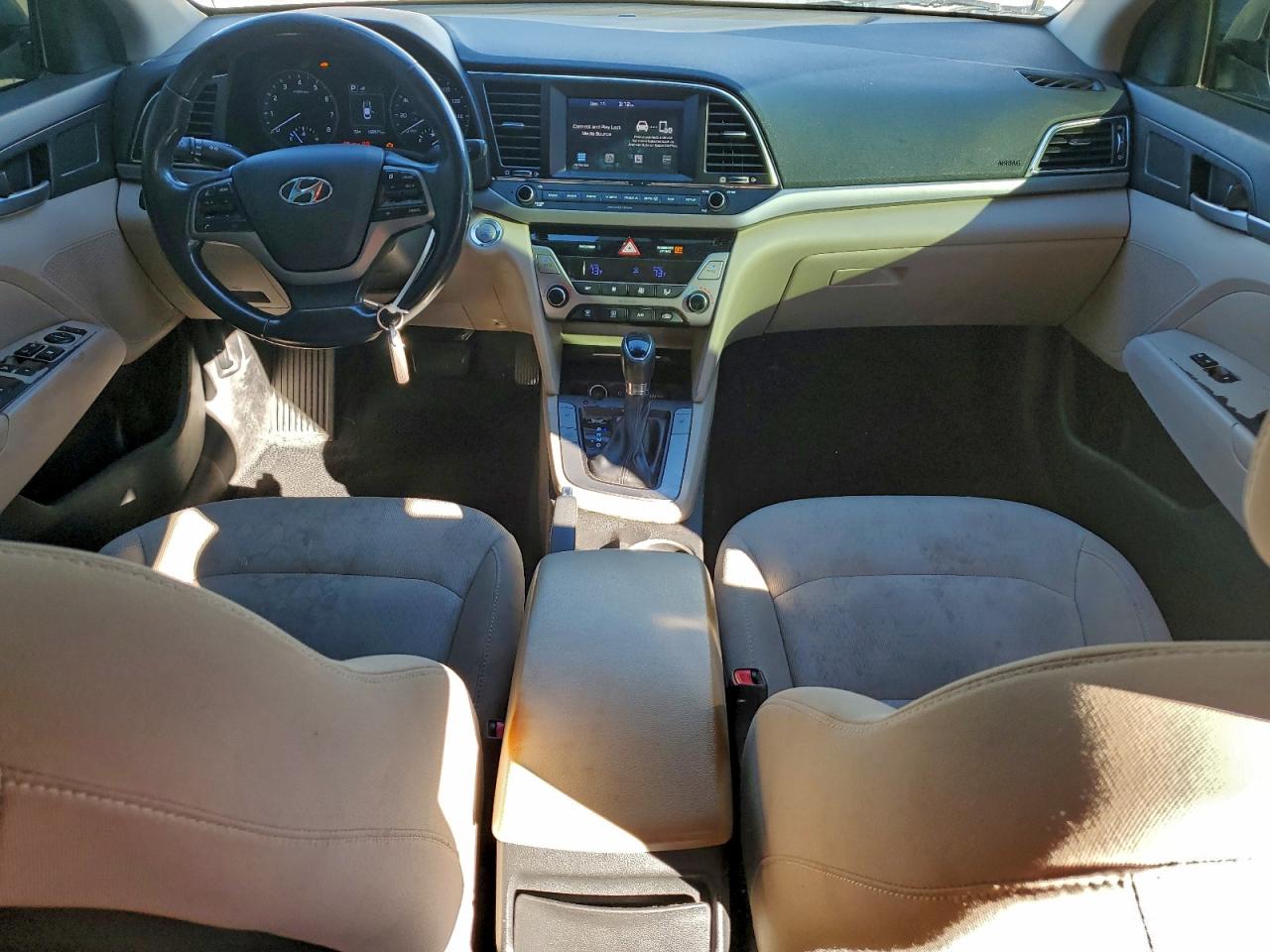 2018 HYUNDAI ELANTRA SEL photo 8