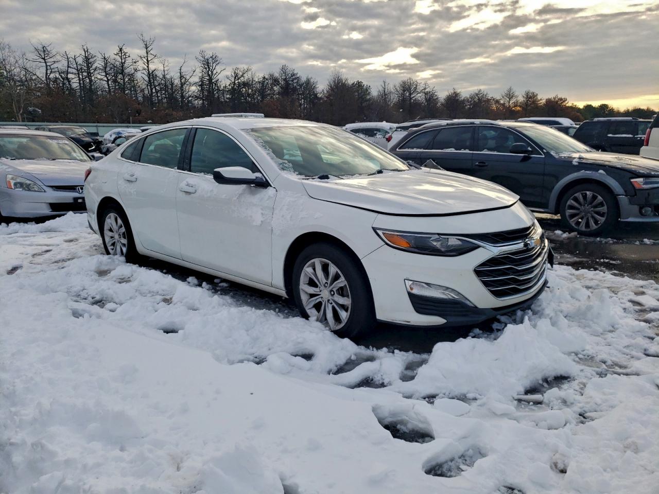 2020 CHEVROLET MALIBU LT photo 4