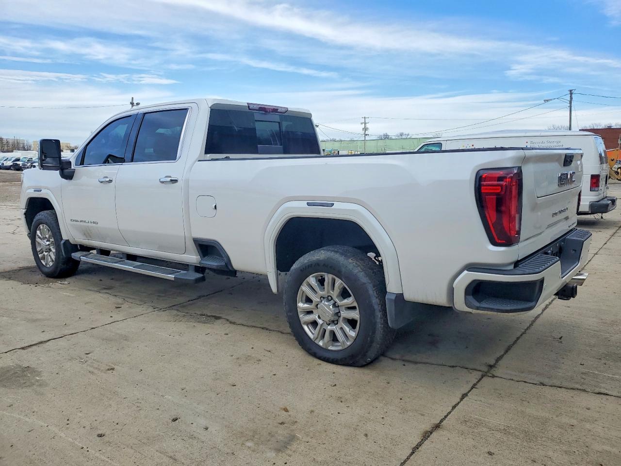 2021 GMC SIERRA K2500 DENALI photo 2