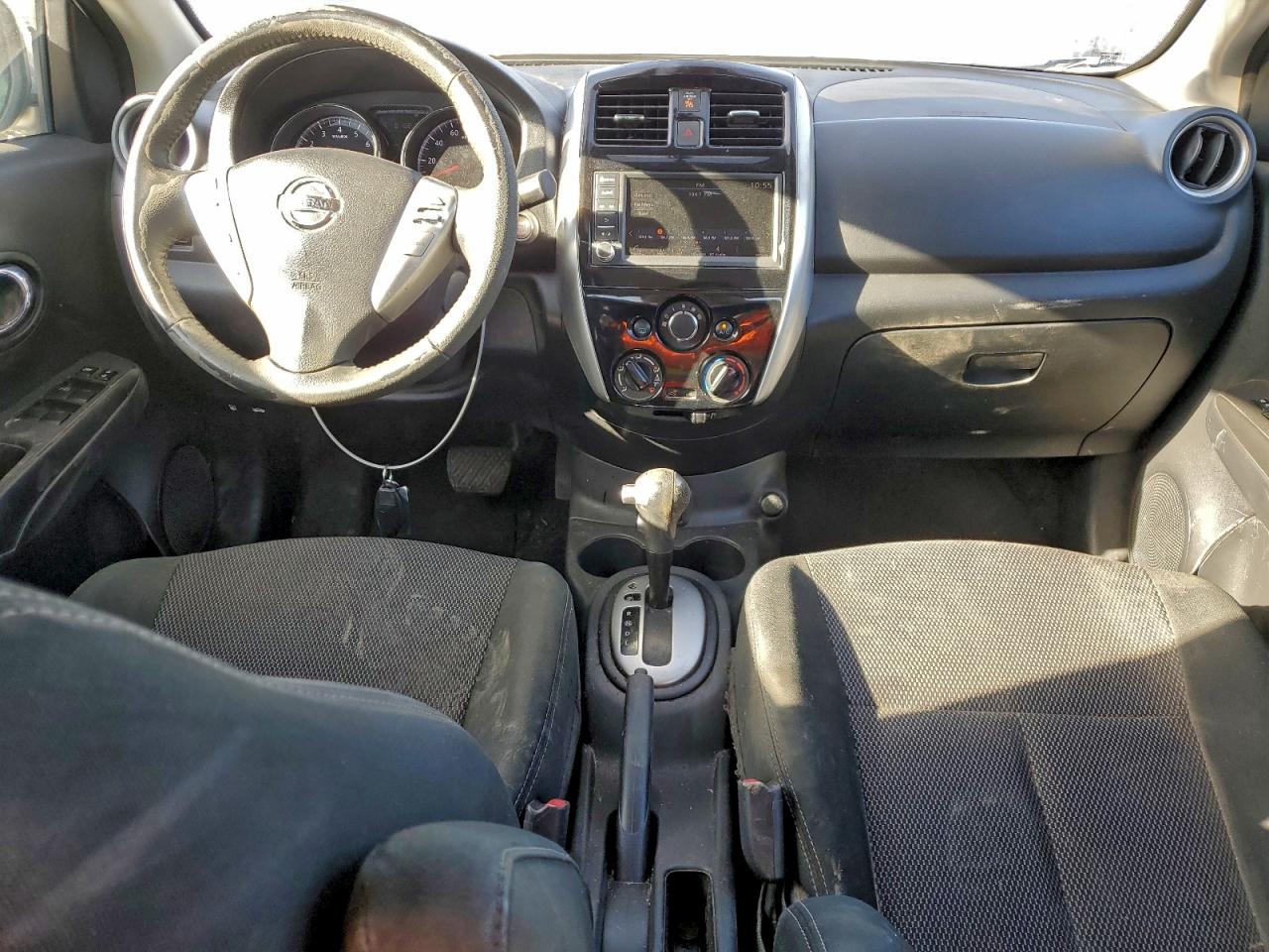 2019 NISSAN VERSA S photo 8