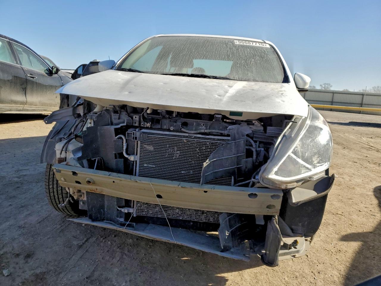 2019 NISSAN VERSA S photo 5