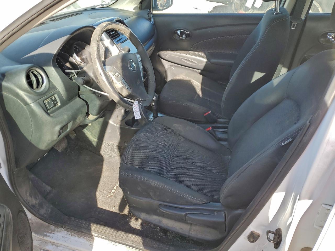 2019 NISSAN VERSA S photo 7
