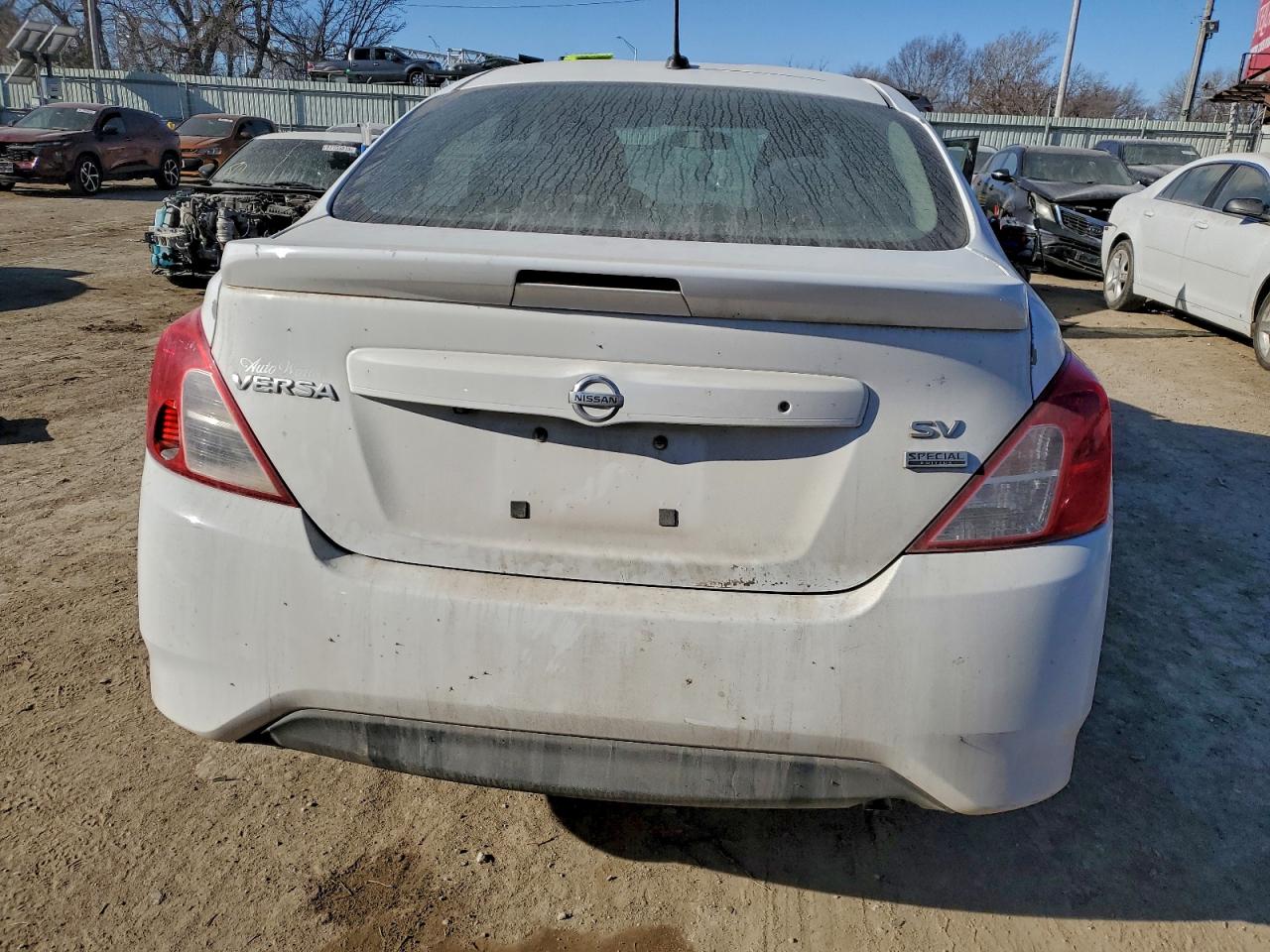 2019 NISSAN VERSA S photo 6