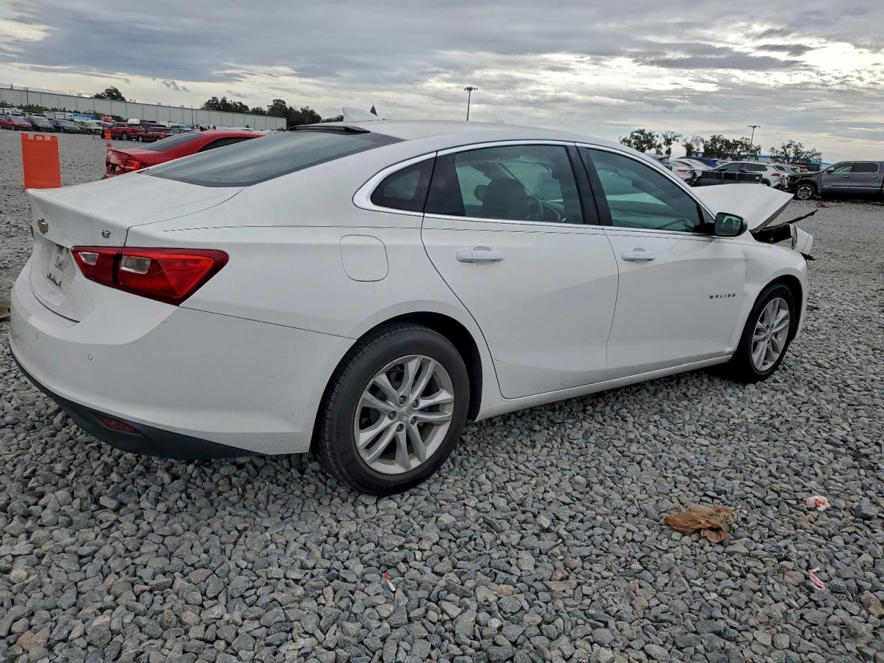 2018 CHEVROLET MALIBU LT photo 3