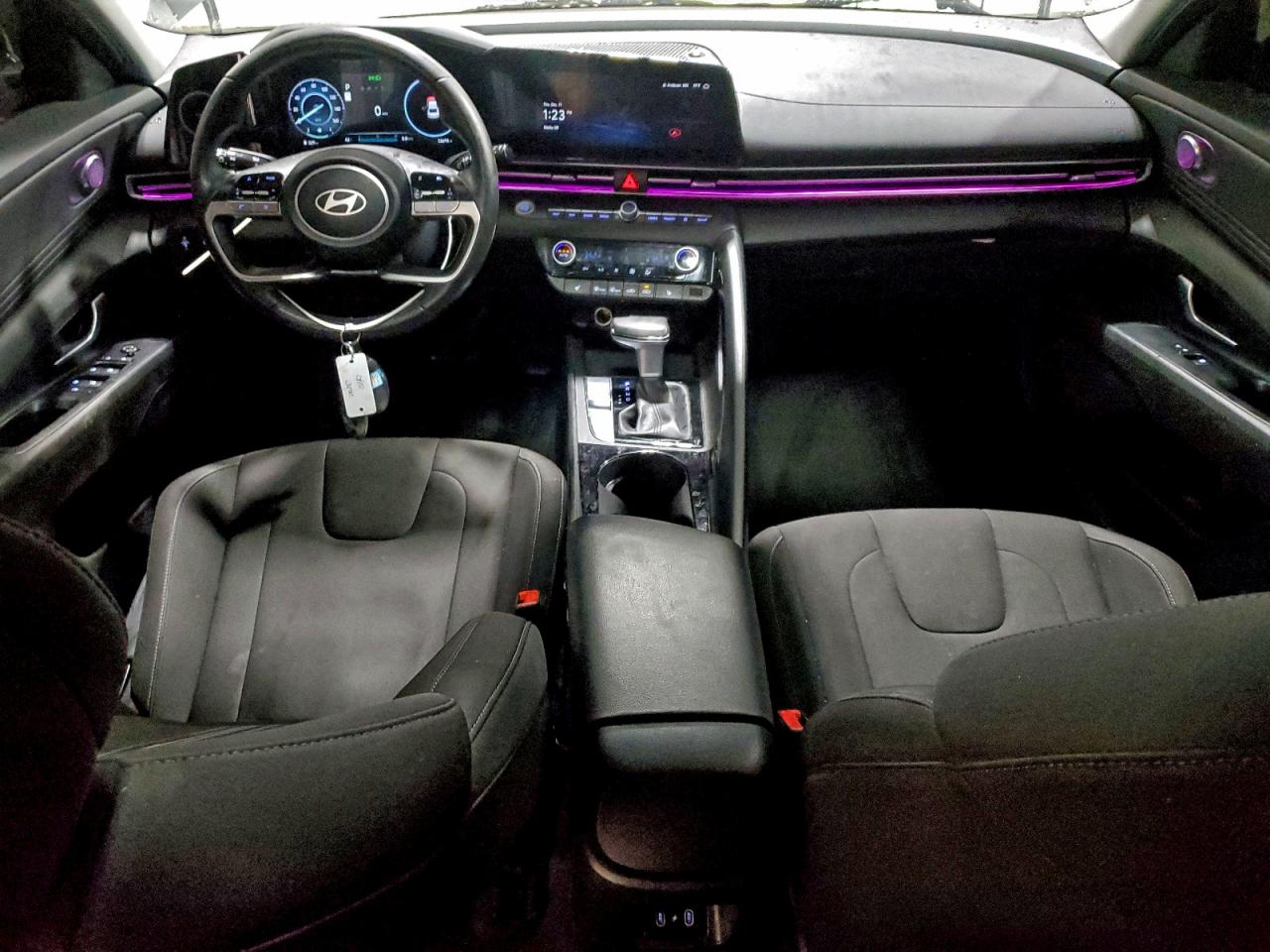 2024 HYUNDAI ELANTRA SEL photo 8