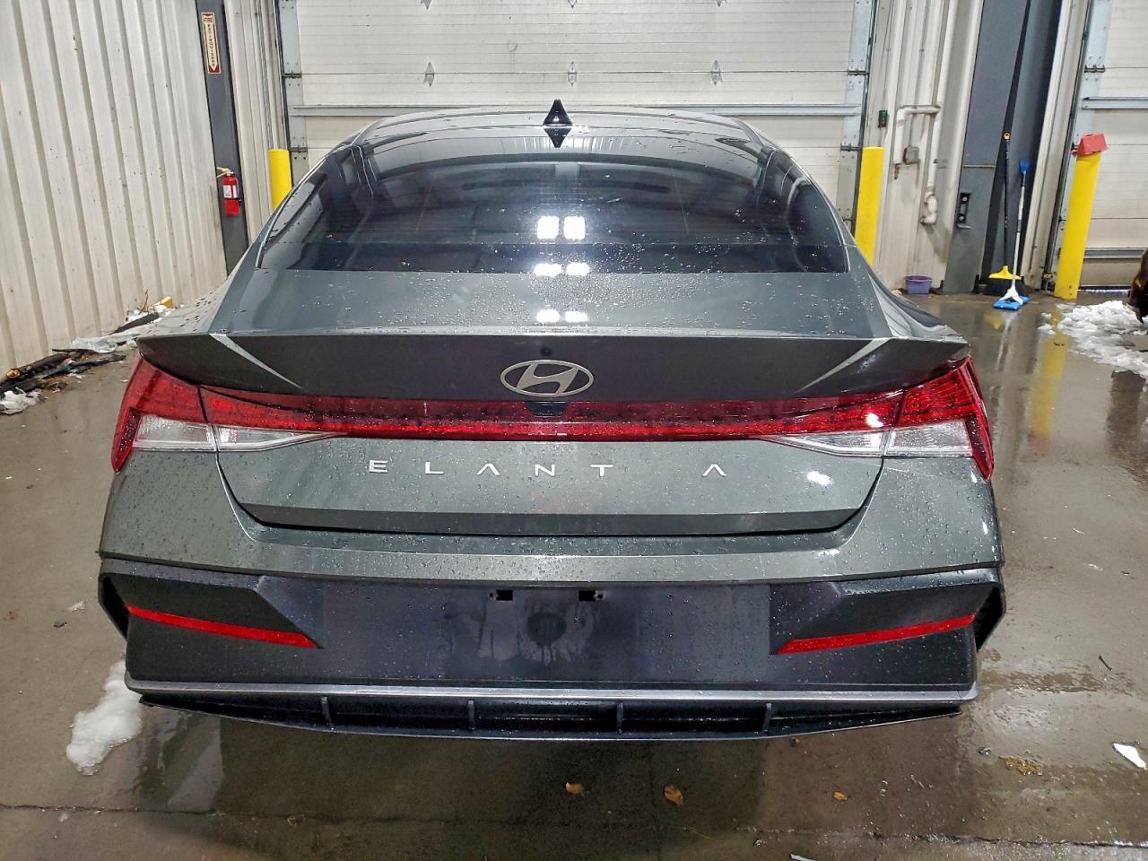 2024 HYUNDAI ELANTRA SEL photo 6