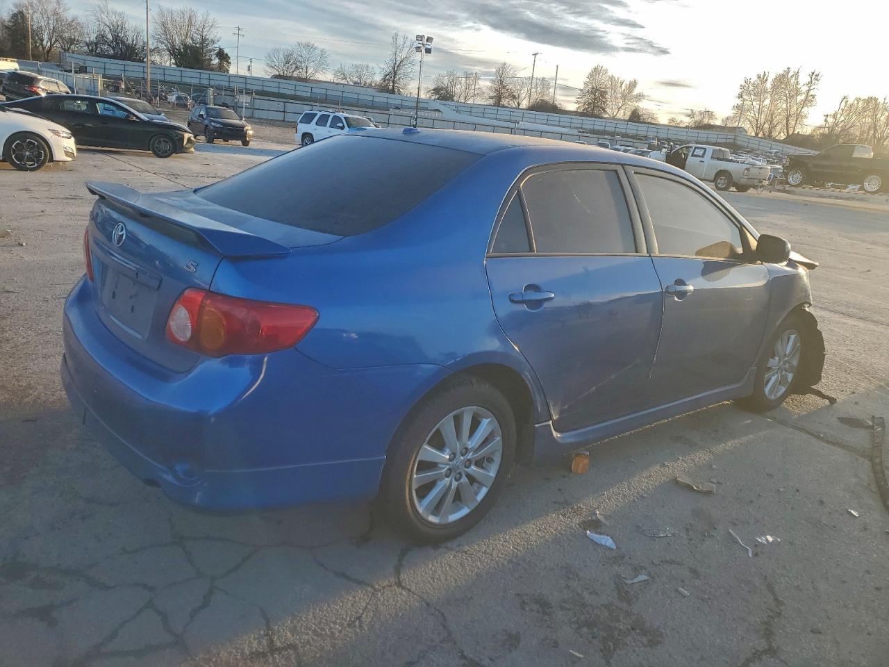 2010 TOYOTA COROLLA BASE photo 3