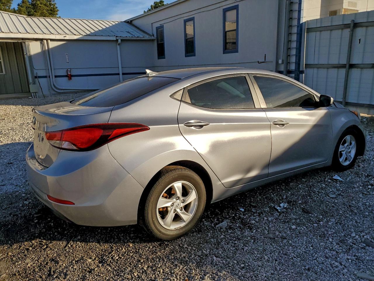 2015 HYUNDAI ELANTRA SE photo 3