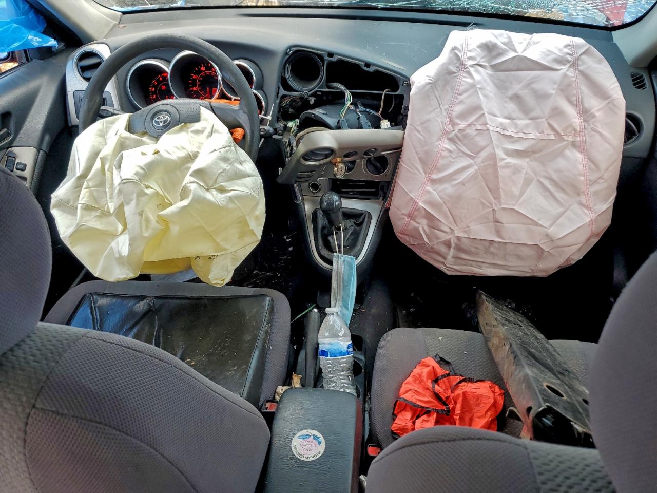 2003 TOYOTA COROLLA MATRIX XR photo 8