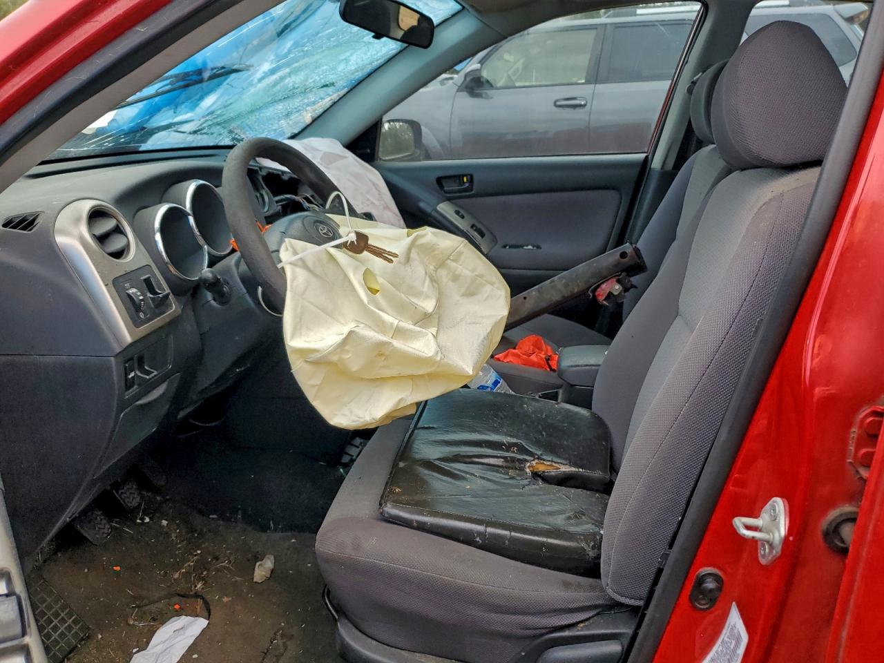 2003 TOYOTA COROLLA MATRIX XR photo 7