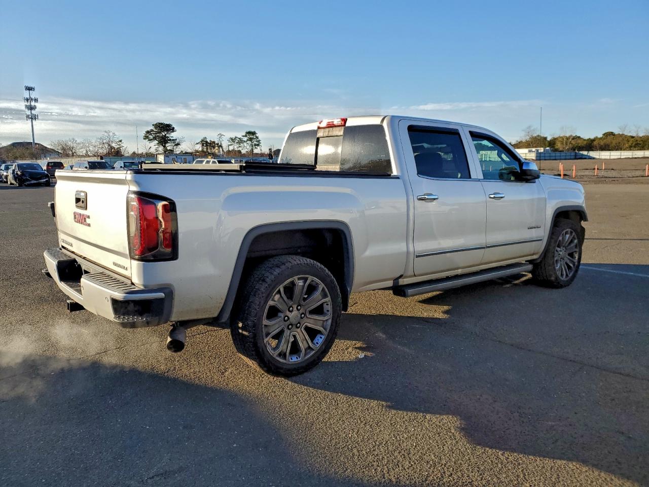 2017 GMC SIERRA K1500 DENALI photo 3