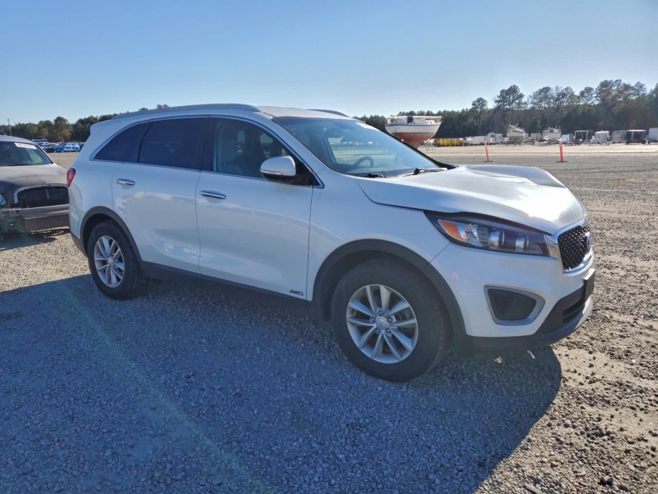 2016 KIA SORENTO LX photo 4