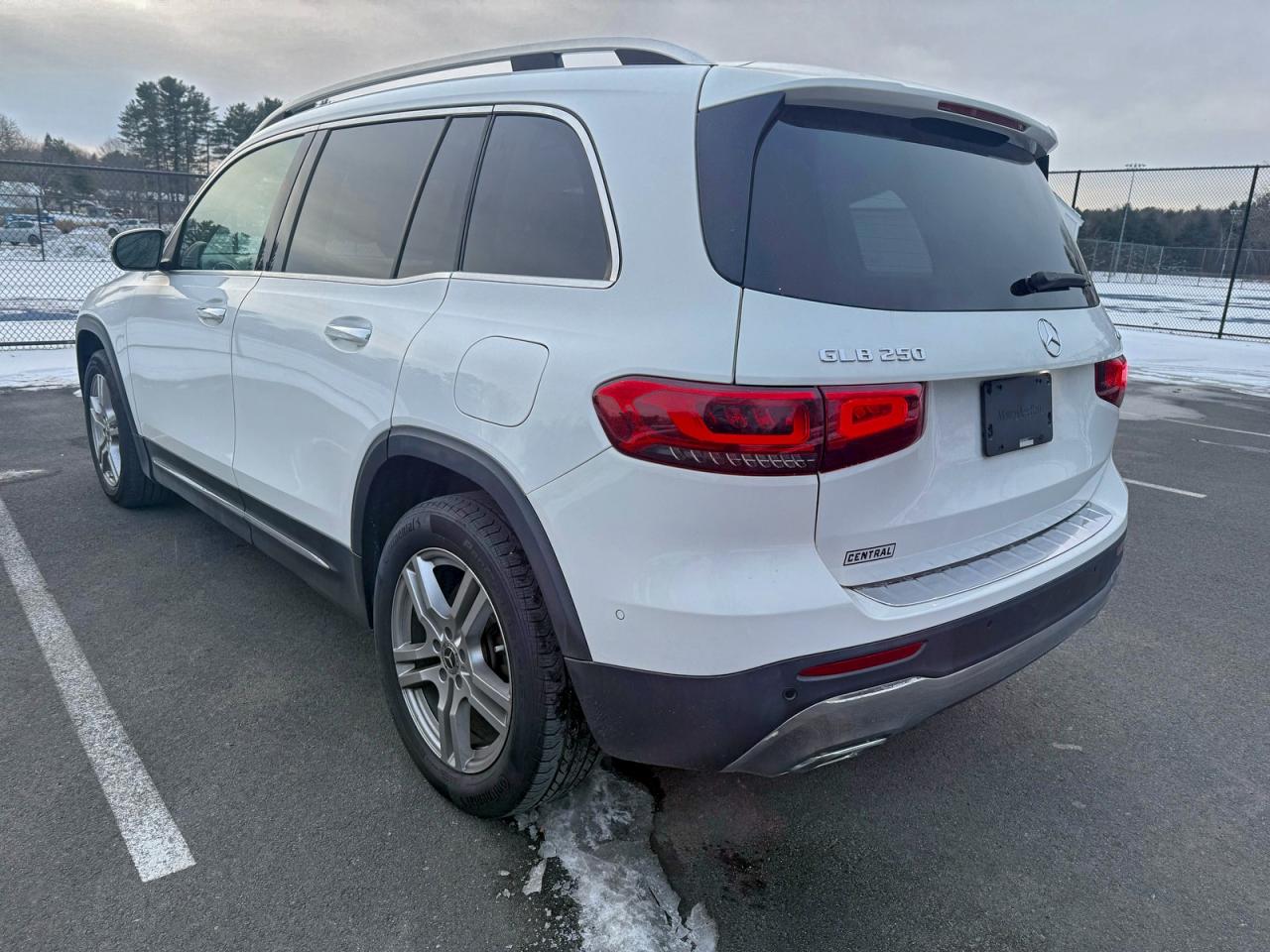 2020 MERCEDES-BENZ GLB 250 4MATIC photo 3