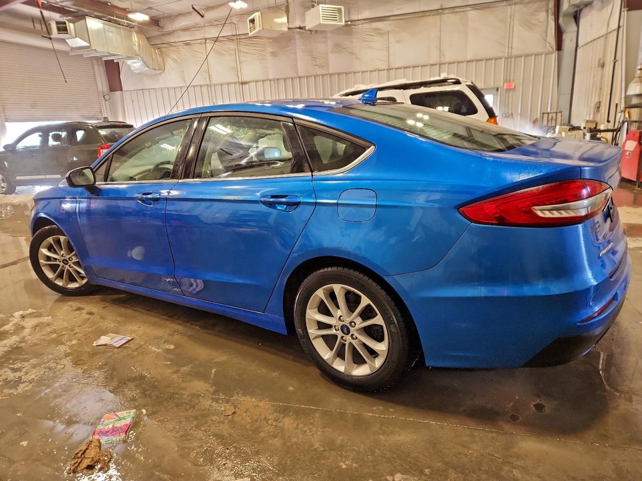 2020 FORD FUSION SE photo 2