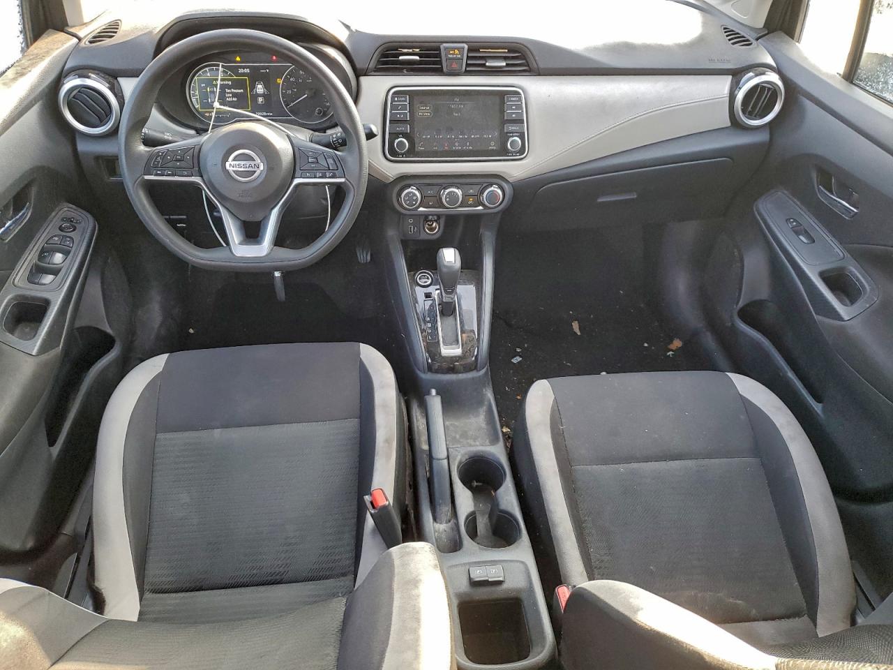 2021 NISSAN VERSA SV photo 15