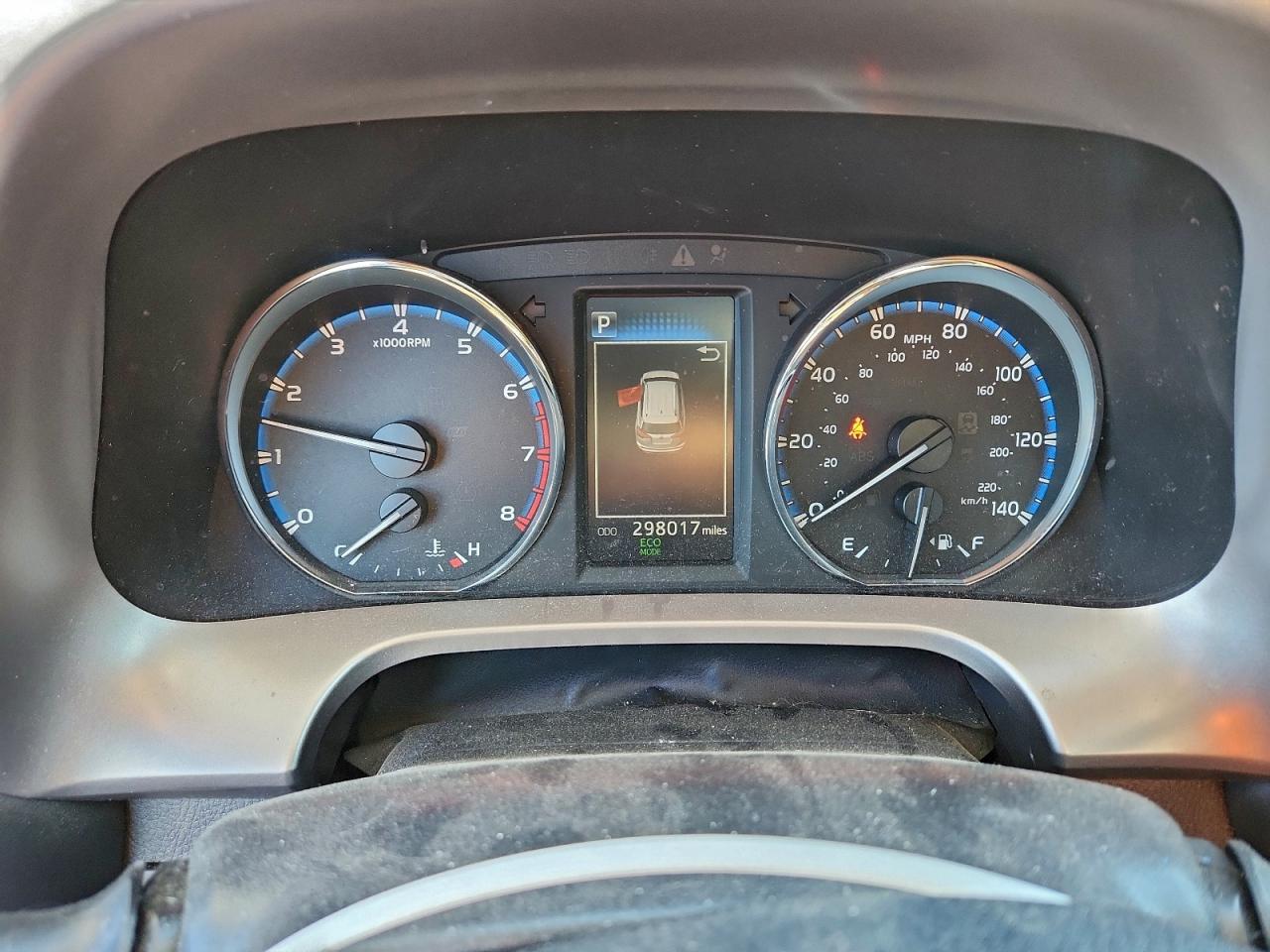 2016 TOYOTA RAV4 XLE photo 9