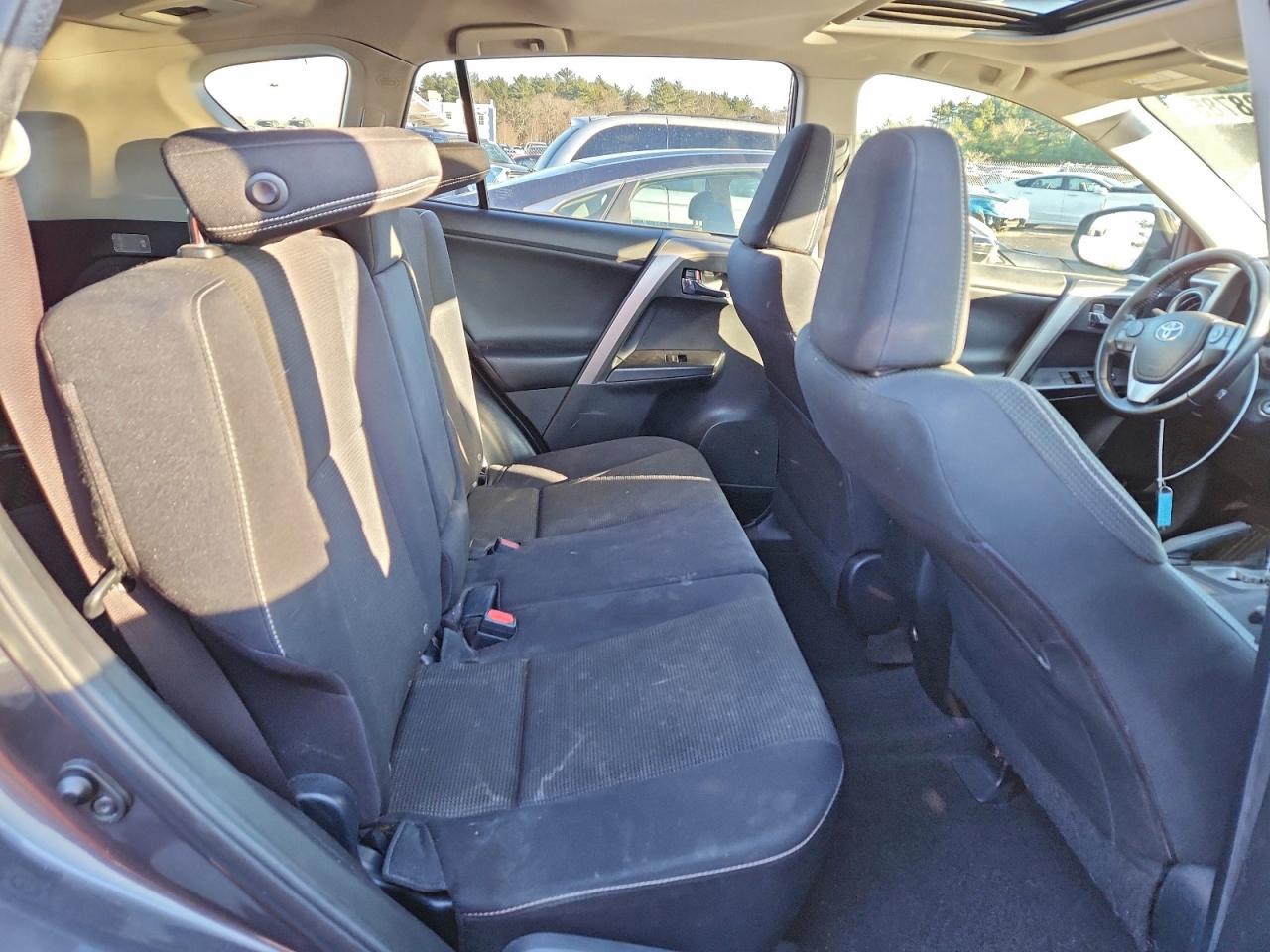 2016 TOYOTA RAV4 XLE photo 11