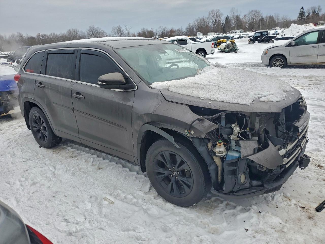 2018 TOYOTA HIGHLANDER LE photo 4