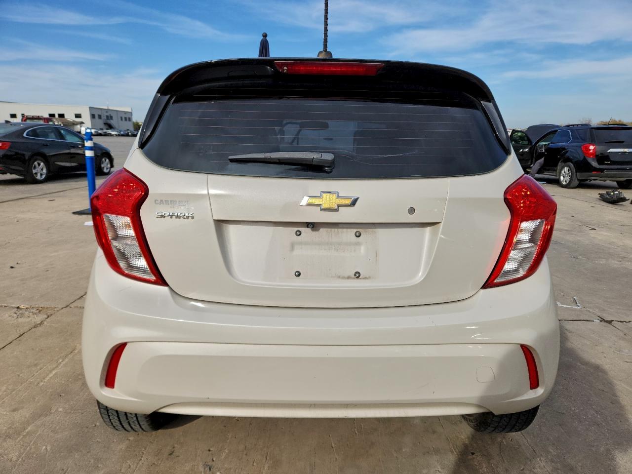 2019 CHEVROLET SPARK LS photo 6
