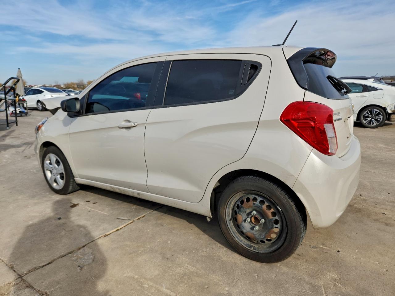 2019 CHEVROLET SPARK LS photo 2