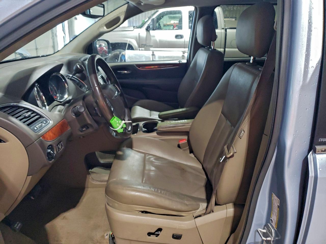 2013 CHRYSLER TOWN & COUNTRY TOURING L photo 7
