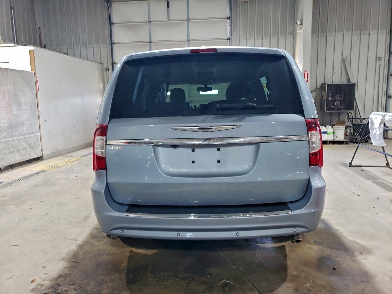 2013 CHRYSLER TOWN & COUNTRY TOURING L photo 6