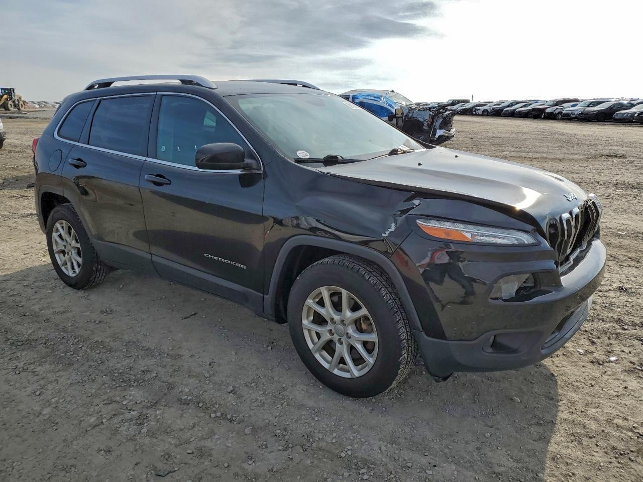 2017 JEEP CHEROKEE LATITUDE photo 4