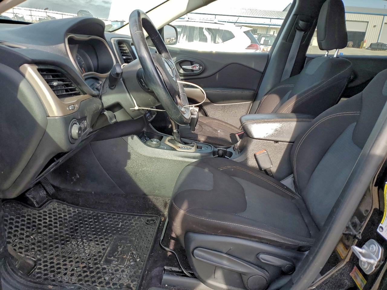 2017 JEEP CHEROKEE LATITUDE photo 7