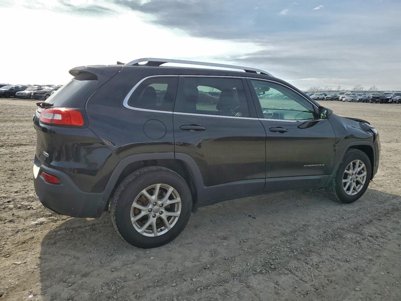 2017 JEEP CHEROKEE LATITUDE photo 3