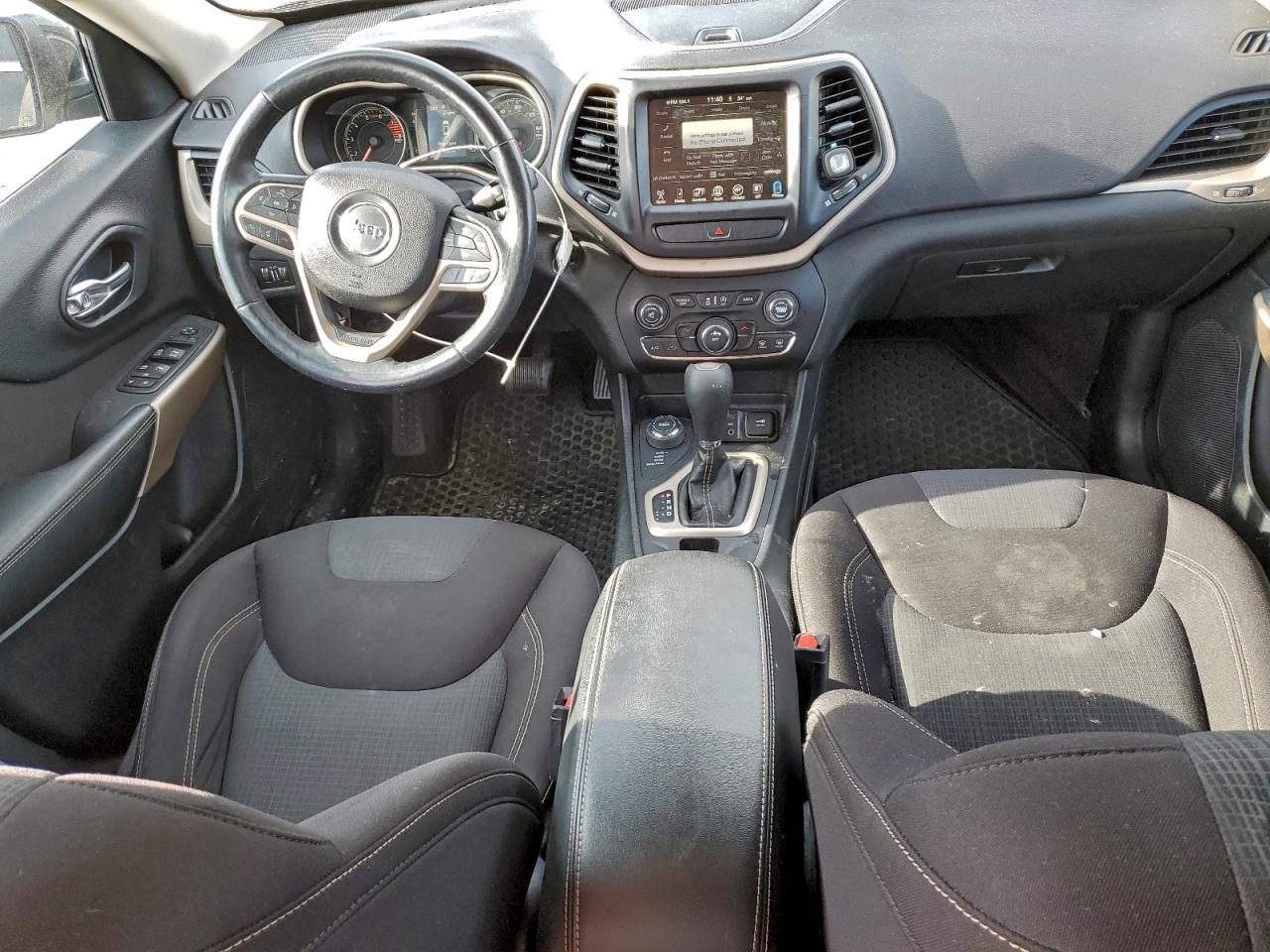 2017 JEEP CHEROKEE LATITUDE photo 8