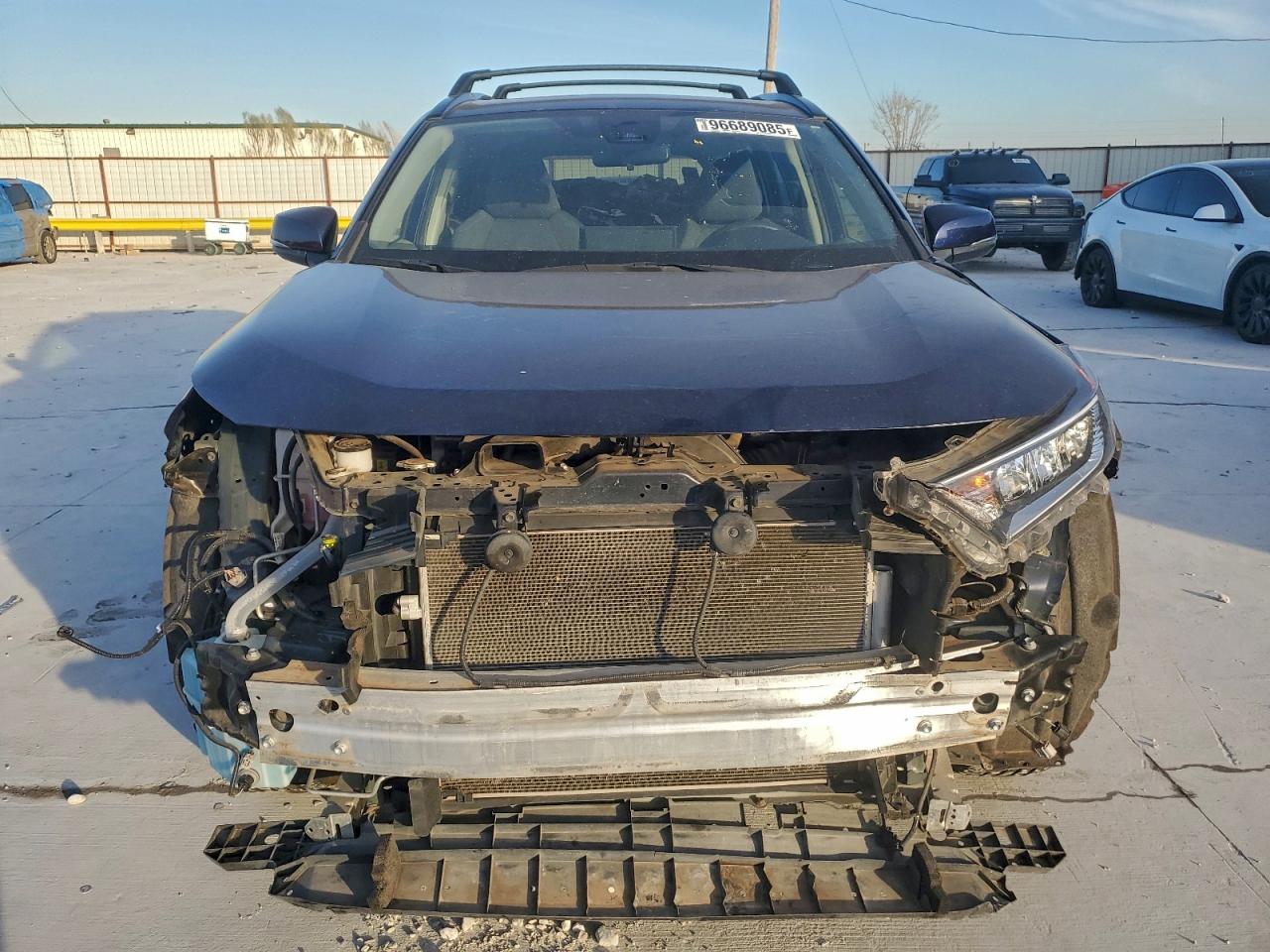 2019 TOYOTA RAV4 XLE photo 13