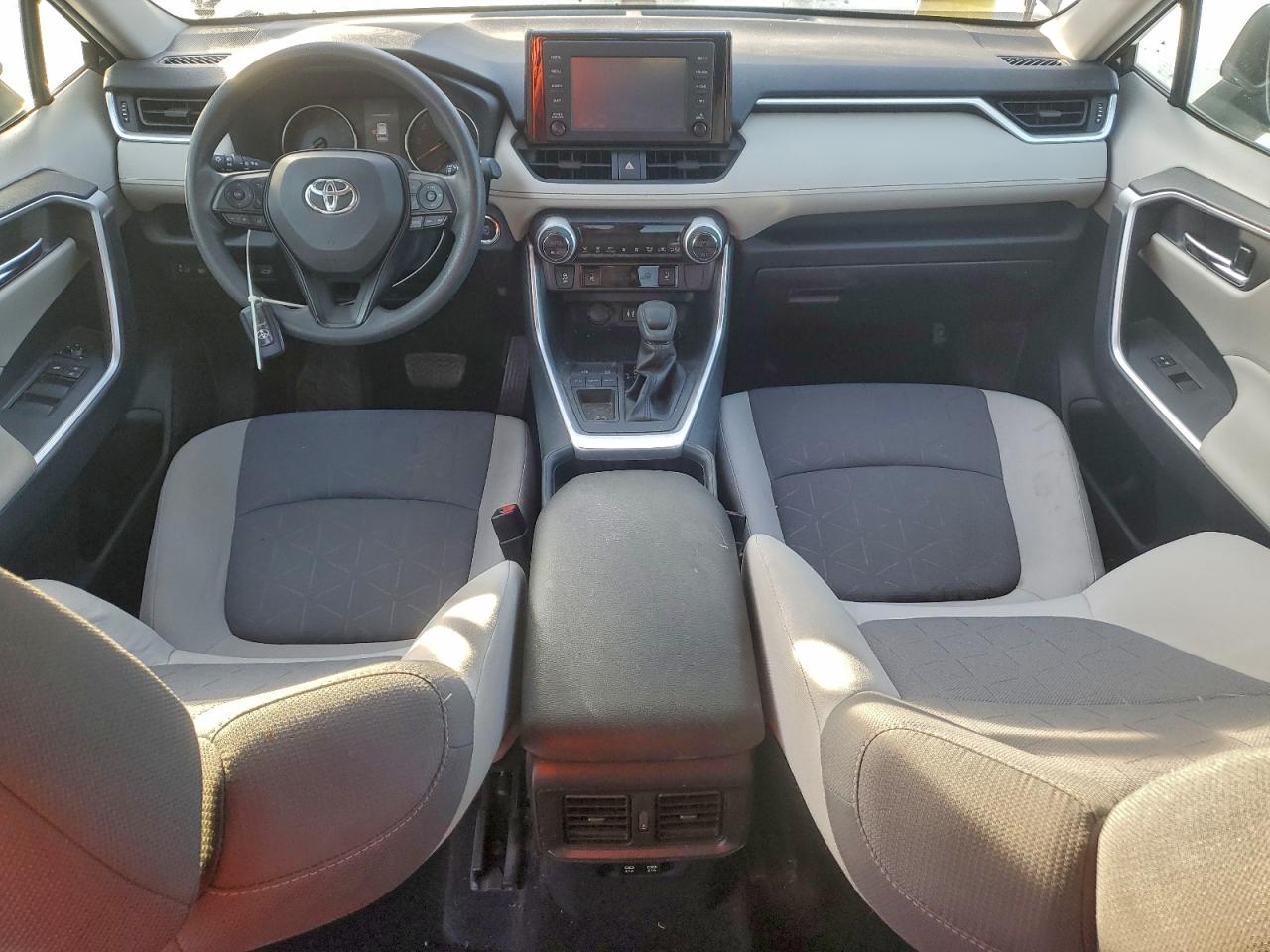 2019 TOYOTA RAV4 XLE photo 22