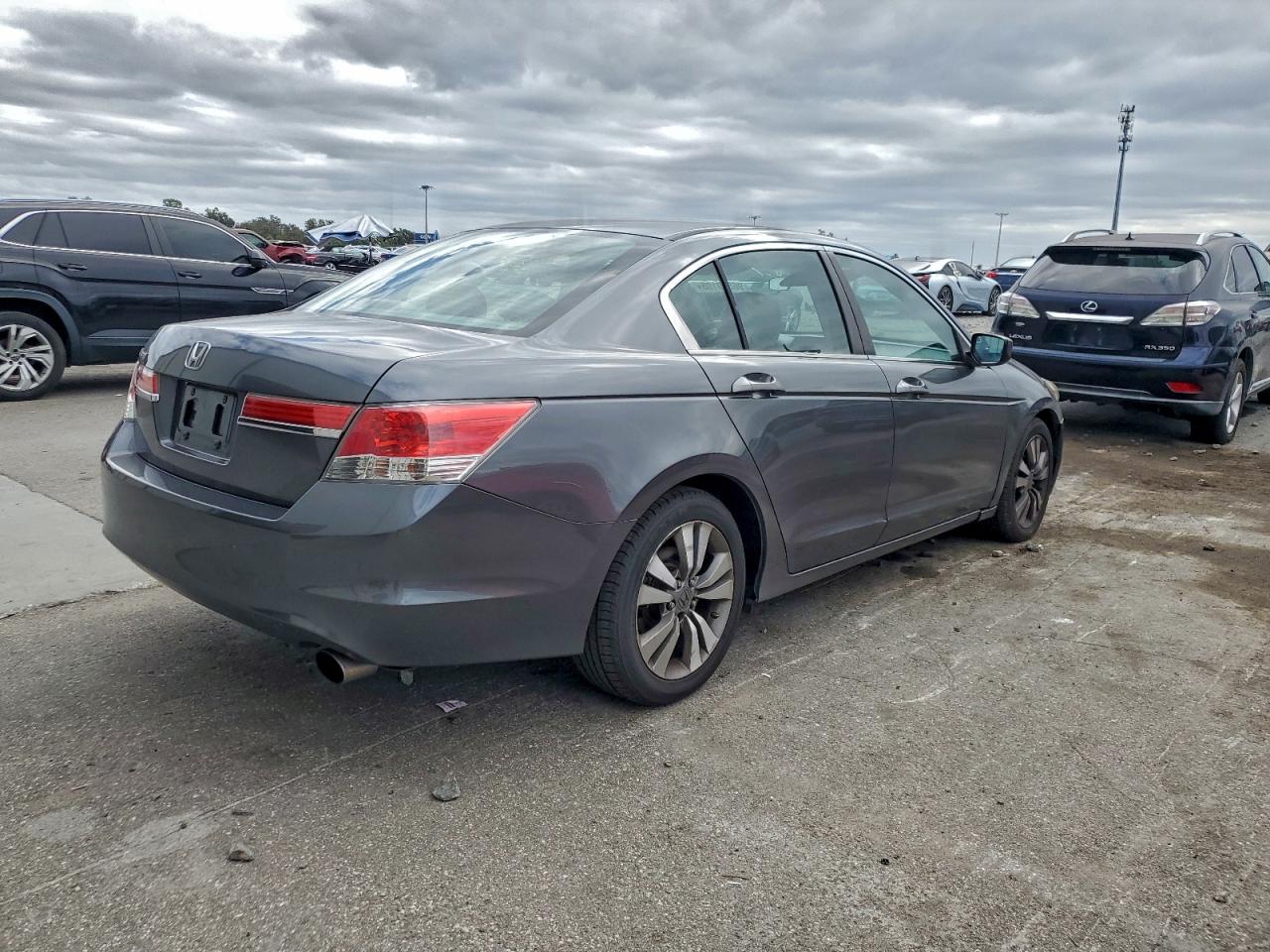 2011 HONDA ACCORD LX photo 3