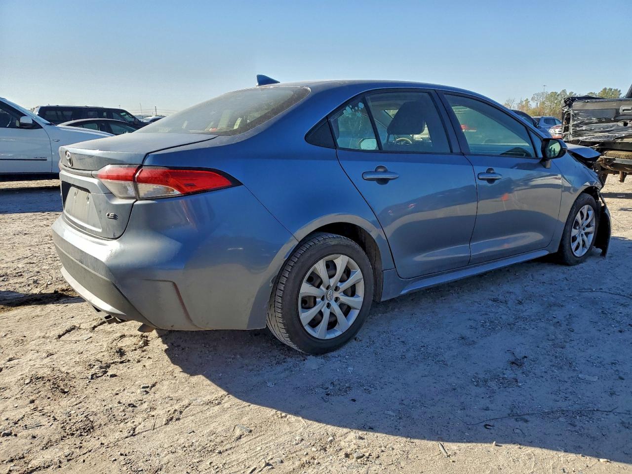 2020 TOYOTA COROLLA LE photo 3