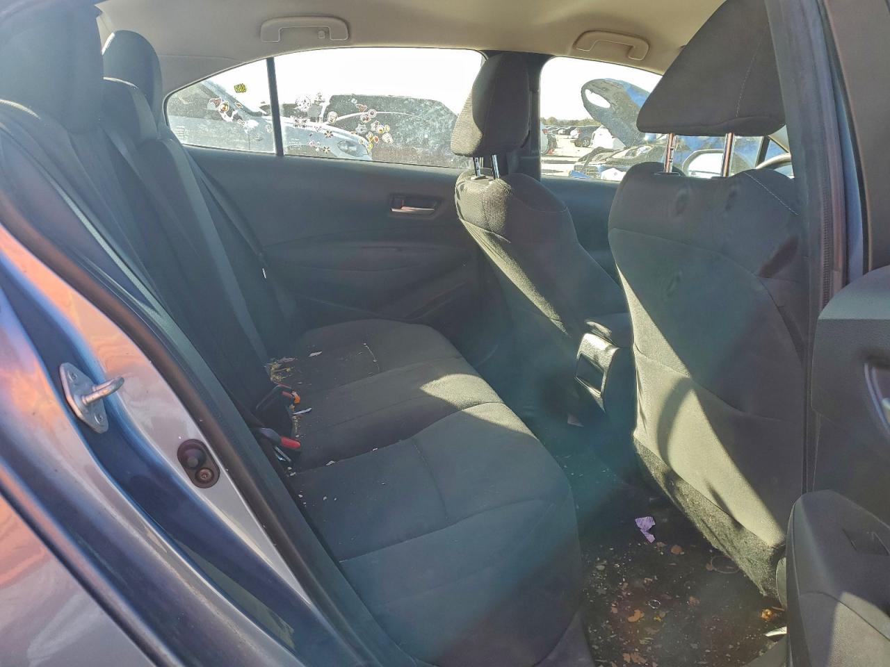 2020 TOYOTA COROLLA LE photo 10