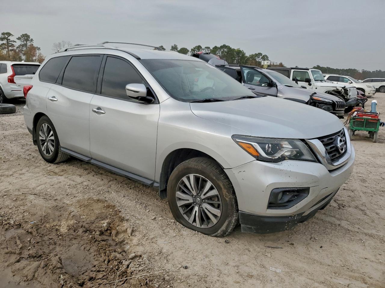 2017 NISSAN PATHFINDER S photo 4